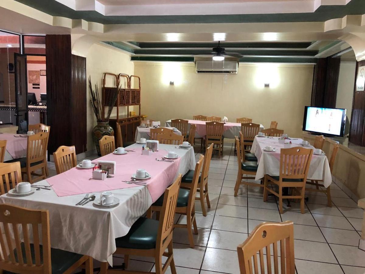 Hotel Sol Del Pacifico Lázaro Cárdenas Esterno foto